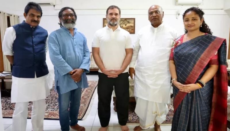 hemant meet rahul gandhi.jpg